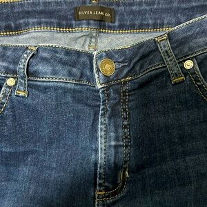 Silver Jeans Suki skinny crop. Dark wash. Sz 18